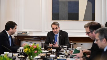 Συνάντηση Κυριάκου Μητσοτάκη - Ραφαέλε Φίτο: στο επίκεντρο ο προϋπολογισμός της Κομισιόν για τη συνοχή