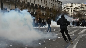 Επεισόδια στο Σύνταγμα: πέντε τραυματίες Επεισόδια στο Σύνταγμα: πέντε τραυματίες