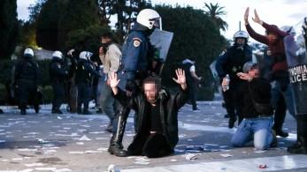 ΕΛ.ΑΣ.: Ψευδείς και συκοφαντικές οι αναρτήσεις για δήθεν σχέση αστυνομικών με κουκουλοφόρους