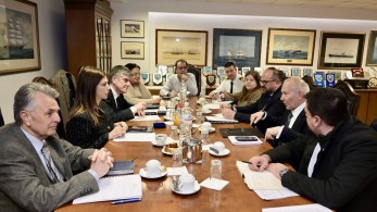 Συνάντηση Ζαχαράκη – Γκίκα για στρατηγικές στήριξης των νησιωτών και επίλυση του δημογραφικού