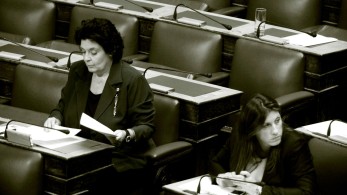 Στα άκρα η κόντρα Κωνσταντοπούλου-Κανέλλη: Μήνυση και αγωγή κατά της βουλευτού του ΚΚΕ