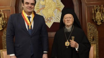 Πιερρακάκης: Τον τίμησε ο Πατριάρχης για την επίλυση του προβλήματος των κληρικών της Ομογένειας