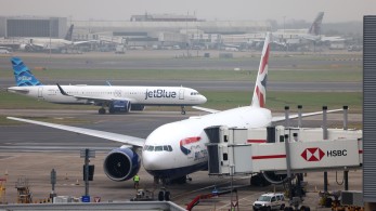 Χίθροου: Επανεκκίνηση πτήσεων από το βράδυ της Παρακευής - Σε πλήρη λειτουργία το Σάββατο