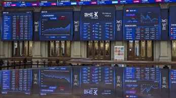 Politico: η Κομισιόν φέρνει μεγάλο πακέτο μέτρων για να «χτυπήσει» τη Wall Street