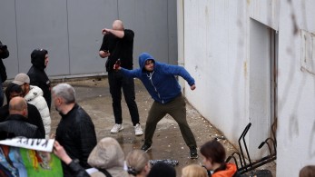 Συγκεντρώσεις σε Σκόπια και Κότσανι για τη φονική πυρκαγιά - Μικρής έντασης επεισόδια (vid)