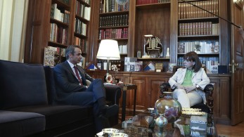 Συνάντηση Μητσοτάκη-Σακελλαροπούλου στο Προεδρικό Μέγαρο