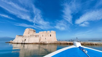 Μπούρτζι Ναυπλίου και Αχίλλειο Κέρκυρας: Το «πυροτέχνημα» περί πώλησης που δεν «έπιασε»