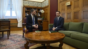 ΠΑΣΟΚ: μήνυμα Ανδρουλάκη στον Δούκα η παραπομπή Μπατζελή στο Πειθαρχικό ΠΑΣΟΚ: μήνυμα Ανδρουλάκη στον Δούκα η παραπομπή Μπατζελή στο Πειθαρχικό