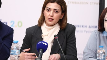 Αγαπηδάκη για πλοήγηση εφήβων στο Διαδίκτυο: Να αναπτύσσουν κοινωνικές δεξιότητες και ισχυρή ταυτότητα