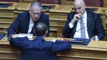 Δένδιας και Θεοδωρικάκος στην υπογραφή της σύμβασης για το πρόγραμμα «Θώραξ»