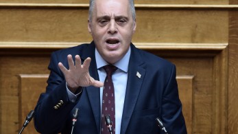 Κωνσταντοπούλου ή Βελόπουλος;