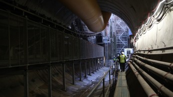 Υπουργείο Μεταφορών: «Κανένα ζήτημα ασφάλειας, καμία λάθος χάραξη ή διάνοιξη σήραγγας»