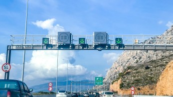 Τον Ιούλιο παραδίδεται το πρώτο και μεγαλύτερο τμήμα της Πατρών – Πύργου και τον Νοέμβριο το δεύτερο