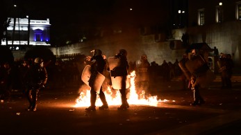 Σχέδιο της αντιπολίτευσης για μπαχαλοποίηση και ιταλοποίηση της πολιτικής
