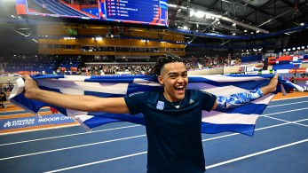 Συγκινημένος ο Καραλής στην απονομή του μεταλλίου - Ποιος είναι ο επόμενος στόχος του (video)