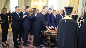 Ορκίστηκαν τα νέα μέλη της κυβέρνησης - Συνεδρίασε το πρώτο Υπουργικό Συμβούλιο συμβουλίου