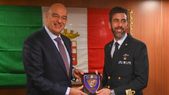 Νίκος Δένδιας: επισκέφθηκε τη φρεγάτα Carlo Margottini στον Πειραιά (photos)
