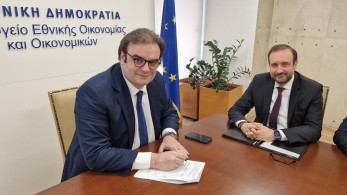 Υπεγράφη η ΚΥΑ για την ασθένεια του λογιστή - Συνάντηση Πιερρακάκη με ΟΕΕ
