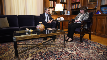 Μητσοτάκης σε Σακελλαροπούλου: Σας ευχαριστώ για την πενταετή προσφορά σας στην πατρίδα