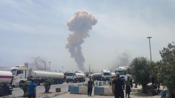 Ιράν: τουλάχιστον 18 νεκροί και εκατοντάδες τραυματίες από ισχυρή έκρηξη στο λιμάνι του Μπάνταρ Αμπάς (video) Ιράν: τουλάχιστον 18 νεκροί και εκατοντάδες τραυματίες από ισχυρή έκρηξη στο λιμάνι του Μπάνταρ Αμπάς (video)