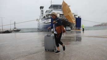 Καιρός: πτώση της θερμοκρασίας έως την Πρωτομαγιά - Συνεχίζονται οι θυελλώδεις άνεμοι