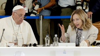 Πάπας Φραγκίσκος - Μελόνι: Χαιρετίζουμε τον Άγιο Πατέρα με καρδιές γεμάτες θλίψη