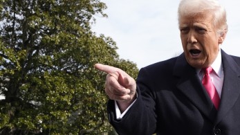 Επίθεση Τραμπ σε Πάουελ για τα επιτόκια: Ανόητος και ανίδεος, άλλα τον συμπαθώ Επίθεση Τραμπ σε Πάουελ για τα επιτόκια: Ανόητος και ανίδεος, άλλα τον συμπαθώ
