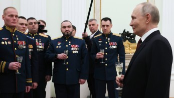 WSJ: ανησυχία στην Ευρώπη προκαλεί η Ρωσία - στήνει στρατό στα σύνορα με ΝΑΤΟ