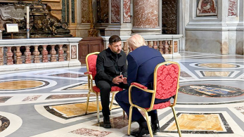 Τραμπ-Ζελένσκι: Τι συζήτησαν μέσα στη Βασιλική του Αγίου Πέτρου (photos)