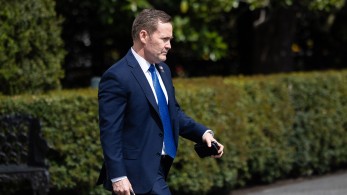 Ο Τραμπ διώχνει τον σύμβουλο Εθνικής Ασφάλειας Μάικ Γουόλτς  -  Είχε εμπλακεί σε σκάνδαλο