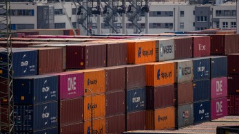 CSIS: Η κλιμάκωση του εμπορικού πολέμου από τον Τραμπ θέτει σε κίνδυνο την αμυντική τεχνολογία των ΗΠΑ