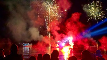 Το… τιμήσαμε κι αυτό το Πάσχα: εκρήξεις, πυροβολισμοί και ακρωτηριασμοί