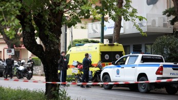 Σκότωσαν μέλος της Greek Mafia στο Χαλάνδρι: καμένο βρέθηκε το αυτοκίνητο των δραστών (video)