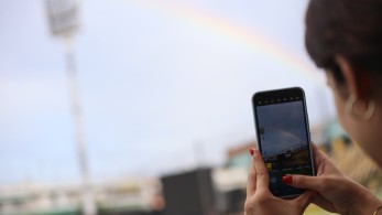 Αλλάζουν συνεχώς τα δεδομένα: Δεν θα γλιτώσουν από τους δασμούς smartphones και υπολογιστές