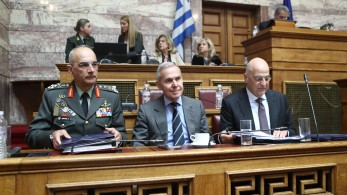 «Ασπίδα του Αχιλλέα»: Δένδιας και Χούπης ενημέρωσαν τη Βουλή για τις σύγχρονες Ένοπλες Δυνάμεις