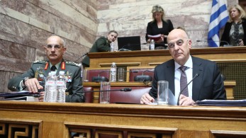 Δένδιας στην Επιτροπή Εξοπλιστικών: «Μας κουνάτε το δάχτυλο επειδή ενημερώνουμε;» για το «σόου αλα Ζωή»