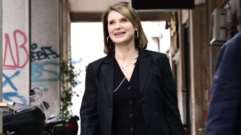 Σε περιδίνηση το ΠΑΣΟΚ: το μπάχαλο με τη διαγραφή της Μπατζελή και η επόμενη μέρα Σε περιδίνηση το ΠΑΣΟΚ: το μπάχαλο με τη διαγραφή της Μπατζελή και η επόμενη μέρα