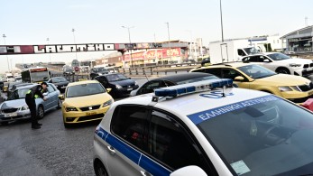 Κορυφώνεται η έξοδος για το Πάσχα: μποτιλιάρισμα μετά από τροχαίο στο Χαϊδάρι