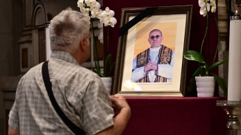 Πάπας Φραγκίσκος: βιβλίο συλλυπητηρίων στον Καθολικό Ναό του Αγίου Διονυσίου Πάπας Φραγκίσκος: βιβλίο συλλυπητηρίων στον Καθολικό Ναό του Αγίου Διονυσίου