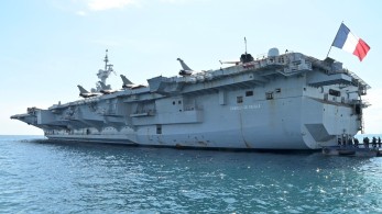 Στον όρμο του Φαλήρου αγκυροβόλησε το αεροπλανοφόρο «Σαρλ ντε Γκολ» Στον όρμο του Φαλήρου αγκυροβόλησε το αεροπλανοφόρο «Σαρλ ντε Γκολ»