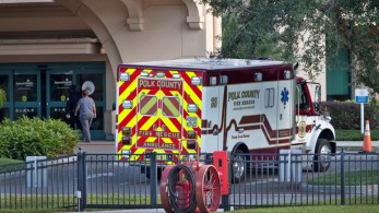 Τραγωδία στις ΗΠΑ: Νεκροί και τραυματίες από ανατροπή λεωφορείου στην πολιτεία της Νέας Υόρκης (video) Τραγωδία στις ΗΠΑ: Νεκροί και τραυματίες από ανατροπή λεωφορείου στην πολιτεία της Νέας Υόρκης (video)