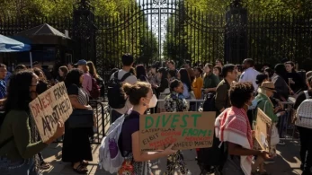 «Δεν υπάρχει βασιλιάς στην Αμερική» - Μαζικές διαδηλώσεις κατά Τραμπ με μήνυμα «Αντίσταση στην Τυραννία» (video)