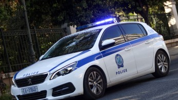 Κρήτη: 32χρονη έδειρε τη θεία της στη μέση του δρόμου για τα κληρονομικά (video) Κρήτη: 32χρονη έδειρε τη θεία της στη μέση του δρόμου για τα κληρονομικά (video)