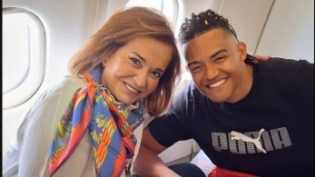 Καραλής - Μπακογιάννη: απρόσμενη συνάντηση στους αιθέρες με προορισμό το Πεκίνο