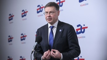 Ντομπρόβσκις (Ευρωπαίος Επίτροπος Οικονομίας): Δεν εγκαταλείπουμε την εμπορική συνεργασία με τις ΗΠΑ