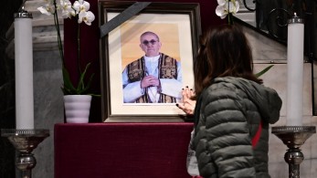 Πάπας Φραγκίσκος: θλίψη και στην Ελληνική Καθολική Κοινότητα - Προσευχές και πένθιμες καμπάνες Πάπας Φραγκίσκος: θλίψη και στην Ελληνική Καθολική Κοινότητα - Προσευχές και πένθιμες καμπάνες