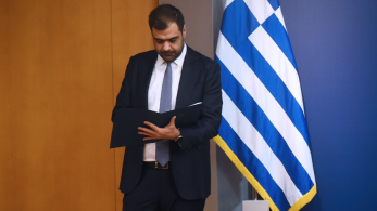 Παύλος Μαρινάκης για άρση μονιμότητας στο Δημόσιο: Συζήτηση στο πλαίσιο της συνταγματικής αναθεώρησης Παύλος Μαρινάκης για άρση μονιμότητας στο Δημόσιο: Συζήτηση στο πλαίσιο της συνταγματικής αναθεώρησης