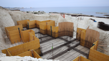 Μήλος: οι μπετονιέρες και τα... συμφέροντα δουλεύουν - τα μέτρα όχι