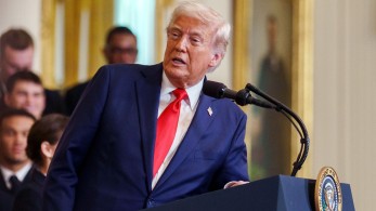 Εσωτερικοί μπελάδες για Τραμπ: η πολιτεία της Καλιφόρνια τον μηνύει για τους δασμούς