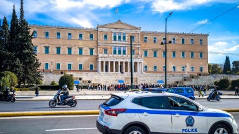 Νέες εξελίξεις στη σοκαριστική υπόθεση κακοποίησης παιδιών από αστυνομικό της Βουλής (video) Νέες εξελίξεις στη σοκαριστική υπόθεση κακοποίησης παιδιών από αστυνομικό της Βουλής (video)
